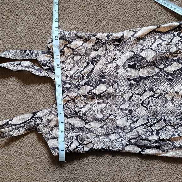 Form fitting dress - Picture 5 of 7